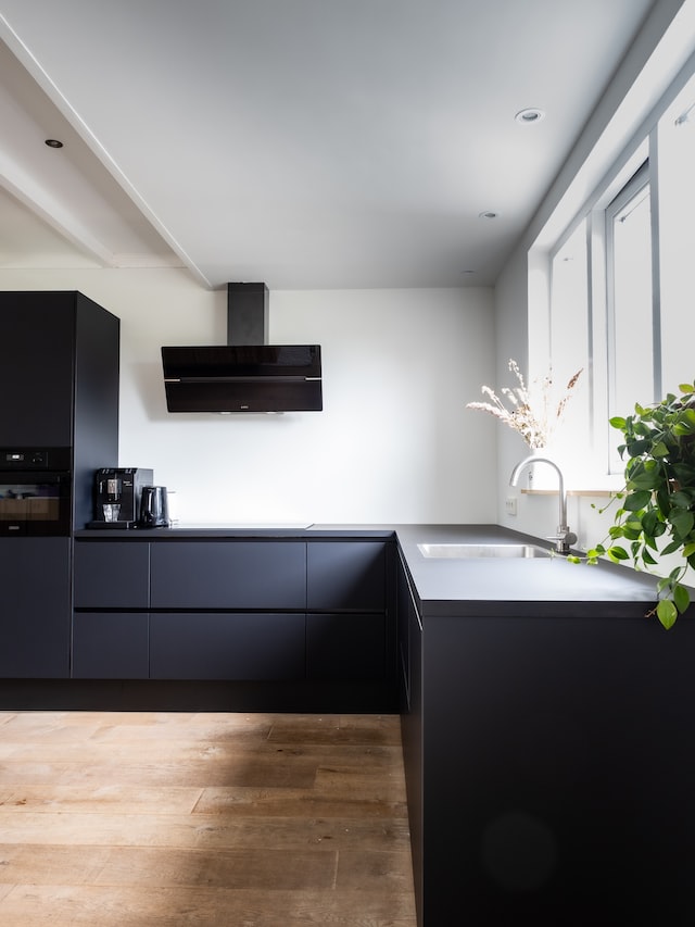 beautiful black kitchen